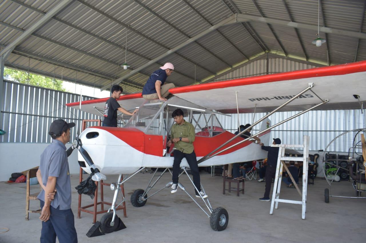 Penampakan-Pesawat-Haerul-kerjasama-PPH-Unhas-di-Pangkalan-Bandara-Malimpung.jpg