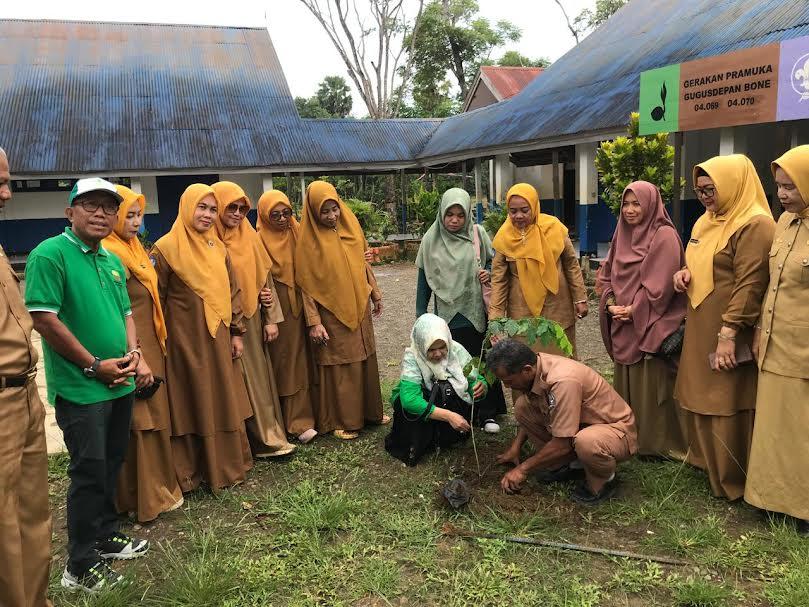Hari Bumi, 5.000 Pohon Ditanam di Bone