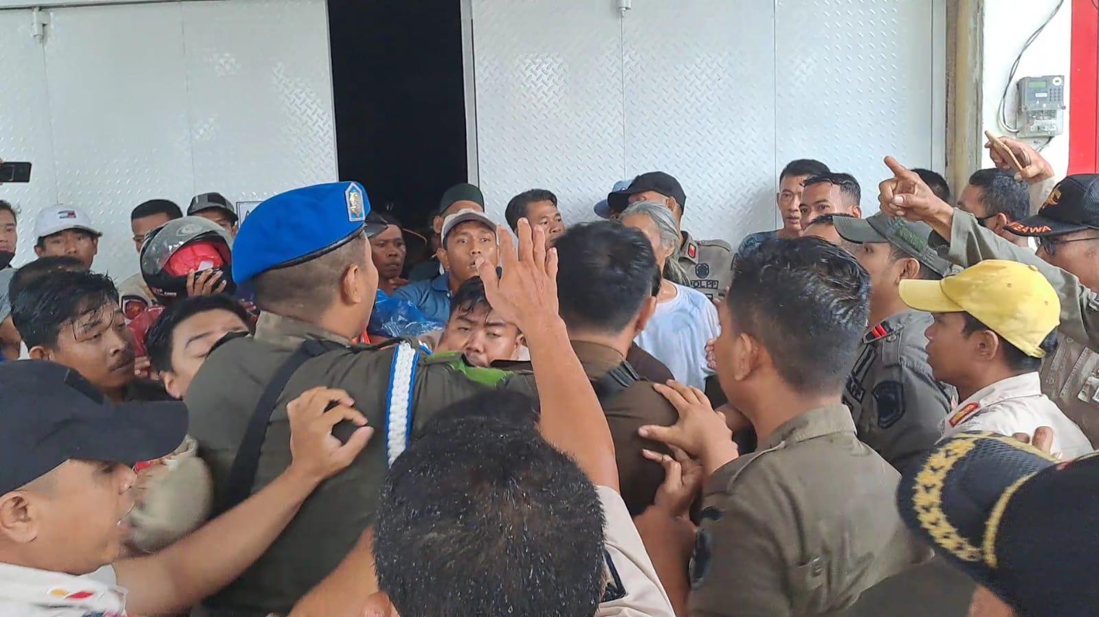 Penertiban-bagunan-diduga-tidak-mengantongi-izin-di-Balla-Lompoa-gowa-berujung-ricuh.jpg
