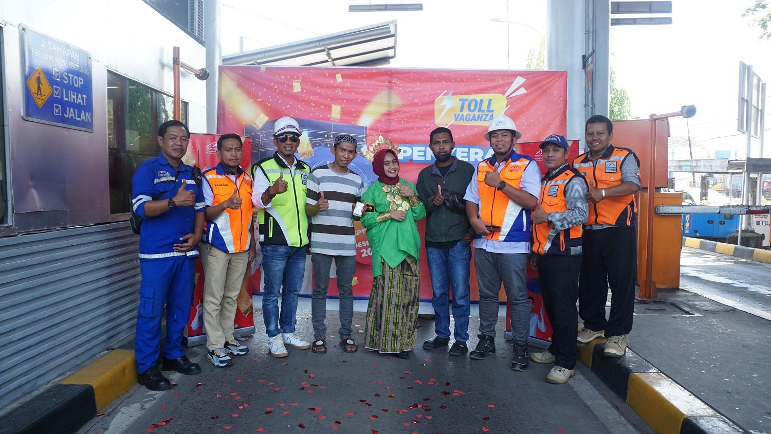 Yuk Segera Ikutan! 15 Gram Logam Mulia Sudah Dibagikan ke Pengguna Jalan Tol Makassar