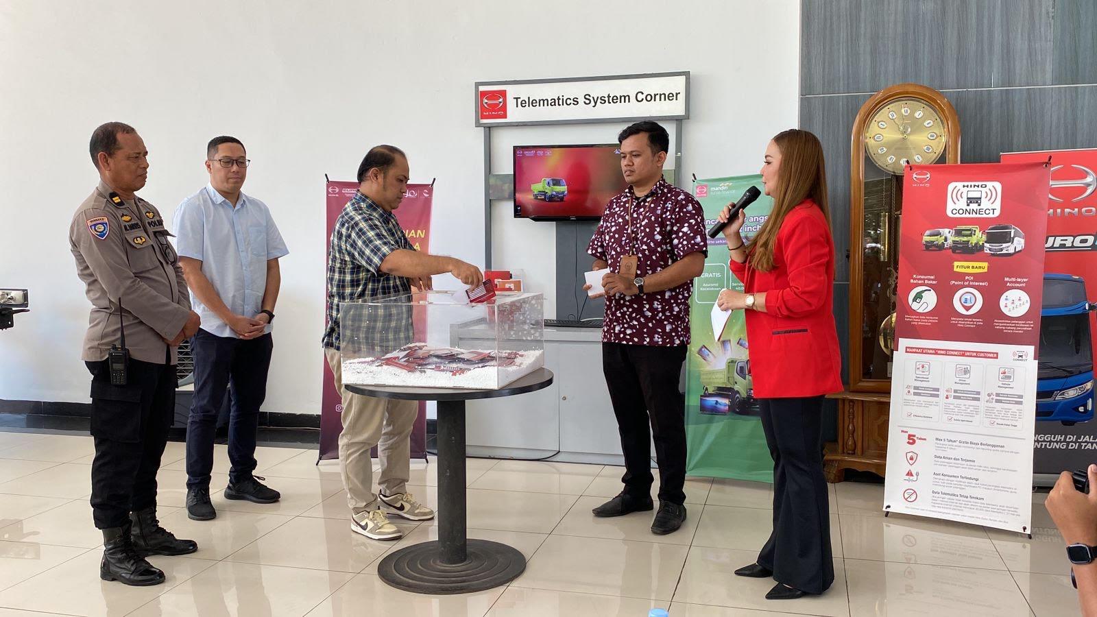 Pengundian-Gebyar-Undian-Hino-Kumala-di-Dealer-Hino-Kumala-Makass.jpg