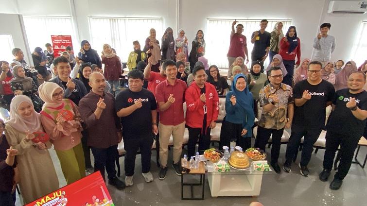 250 UMKM di Makassar Go Digital Bersama Gojek dan TDA, Melinda Aksa: Saya Sangat Senang