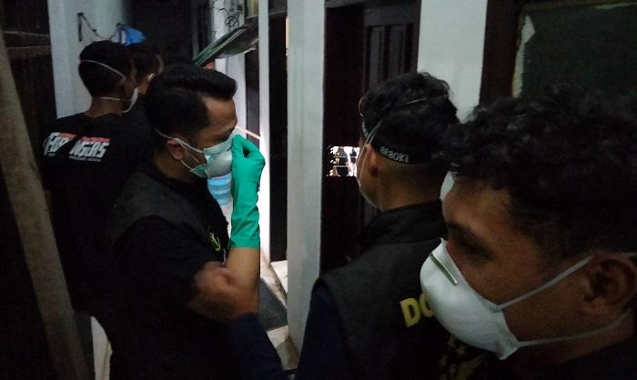Polisi-mendatangi-kamar-indekos-di-Jl-Muh-Tahir.jpg