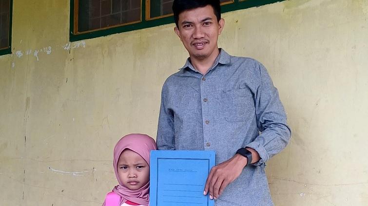 Gerakan Ayah Ambil Rapor di Bone, Adry Rela Bangun Subuh Demi Momen Berharga