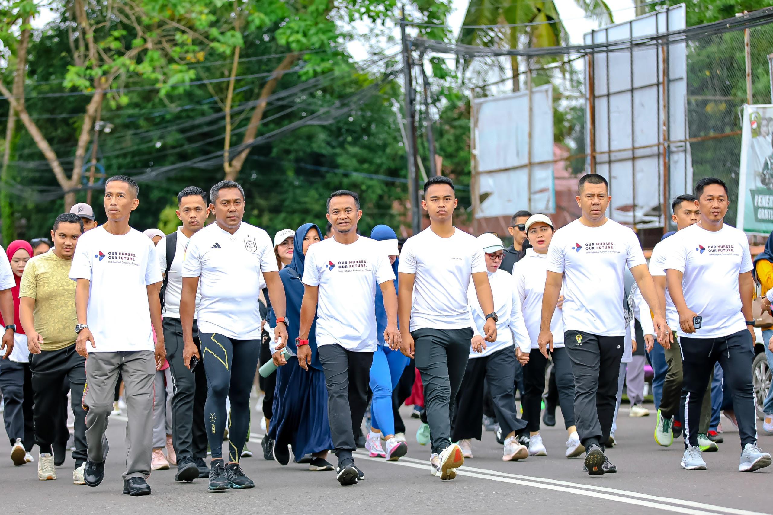 Potret-Dandim-1407-Bone-Letkol-Inf-Laode-Muhammad-Idrus-ikut-meriahkan-acara-launching-car-free.jpg