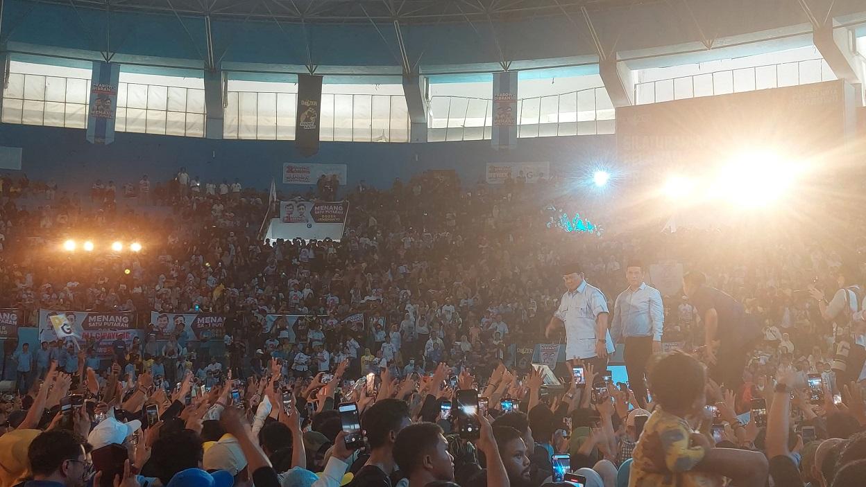 Prabowo-Subianto-didampingi-Andi-Amran-Sulaiman-di-GOR-Sudiang-2311.jpg