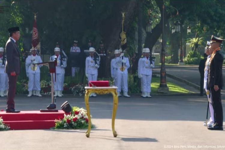 Presiden-Joko-Widodo-saat-melantik-calon-perwira-remaja.jpg
