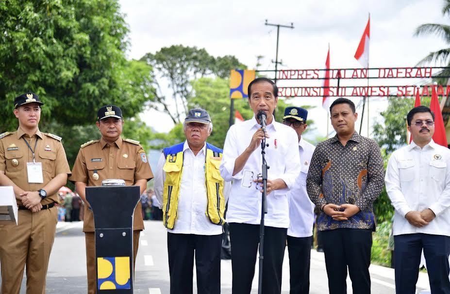 Presiden-RI-Joko-Widodo-Jokowi-bersilaturahmi-1222.jpg