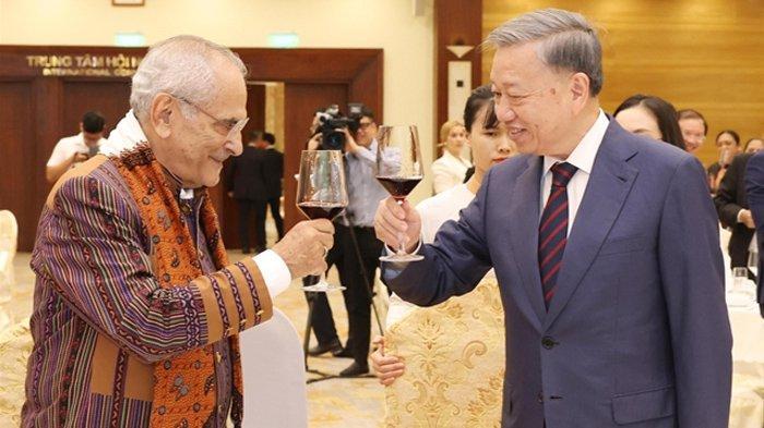Presiden-Vietnam-Tô-Lâm-dan-Presiden-Timor-Leste-José-Ramos-Horta-kiri-bersulang.jpg