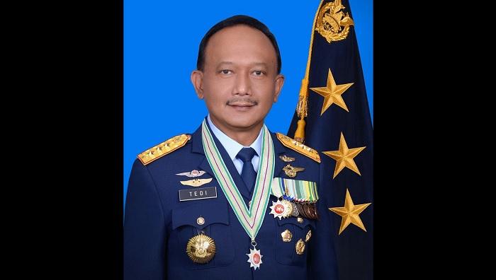 Prestasi-Wakasau-Baru-Marsdya-TNI-Tedi-Rizalihadi-Penerbang-Tempur-Hawk-Raih-1000-Jam-Terbang.jpg