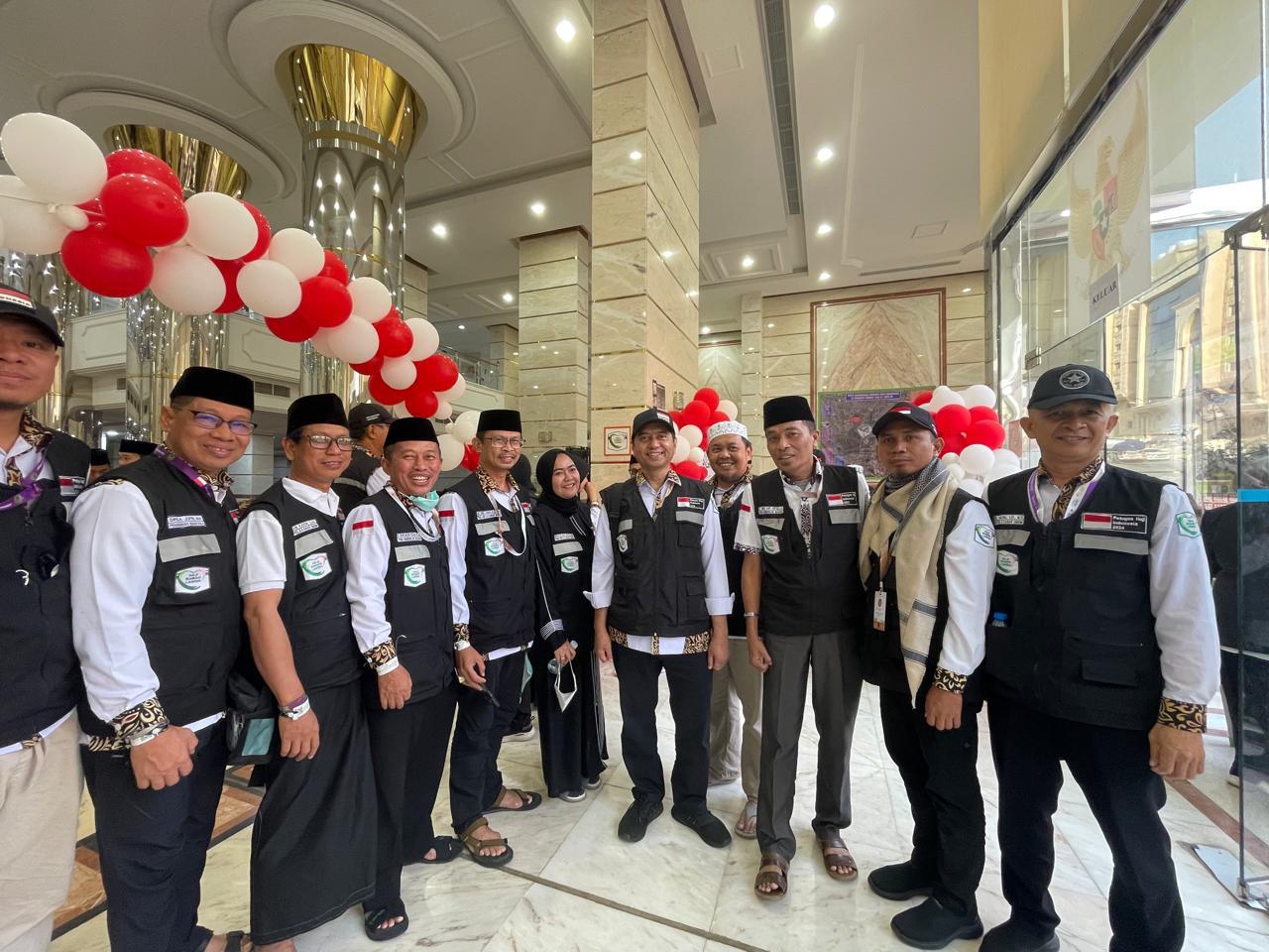 Prof Hamdan Juhannis Rebutan Selfie di Sektor 1 Mekah: Lain Mentong Rasanya Ketemu di Negeri Orang