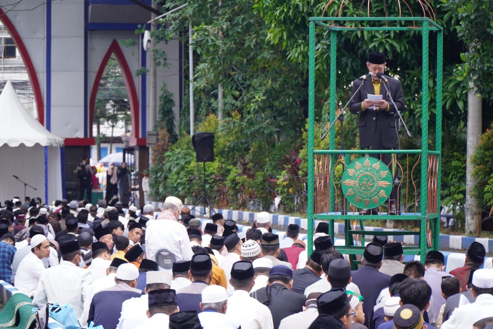 Prof-ambo-asse-jadi-Khutbah-Iduladha-di-Kampus-Unismuh-Makassar-Rabu-2862023.jpg