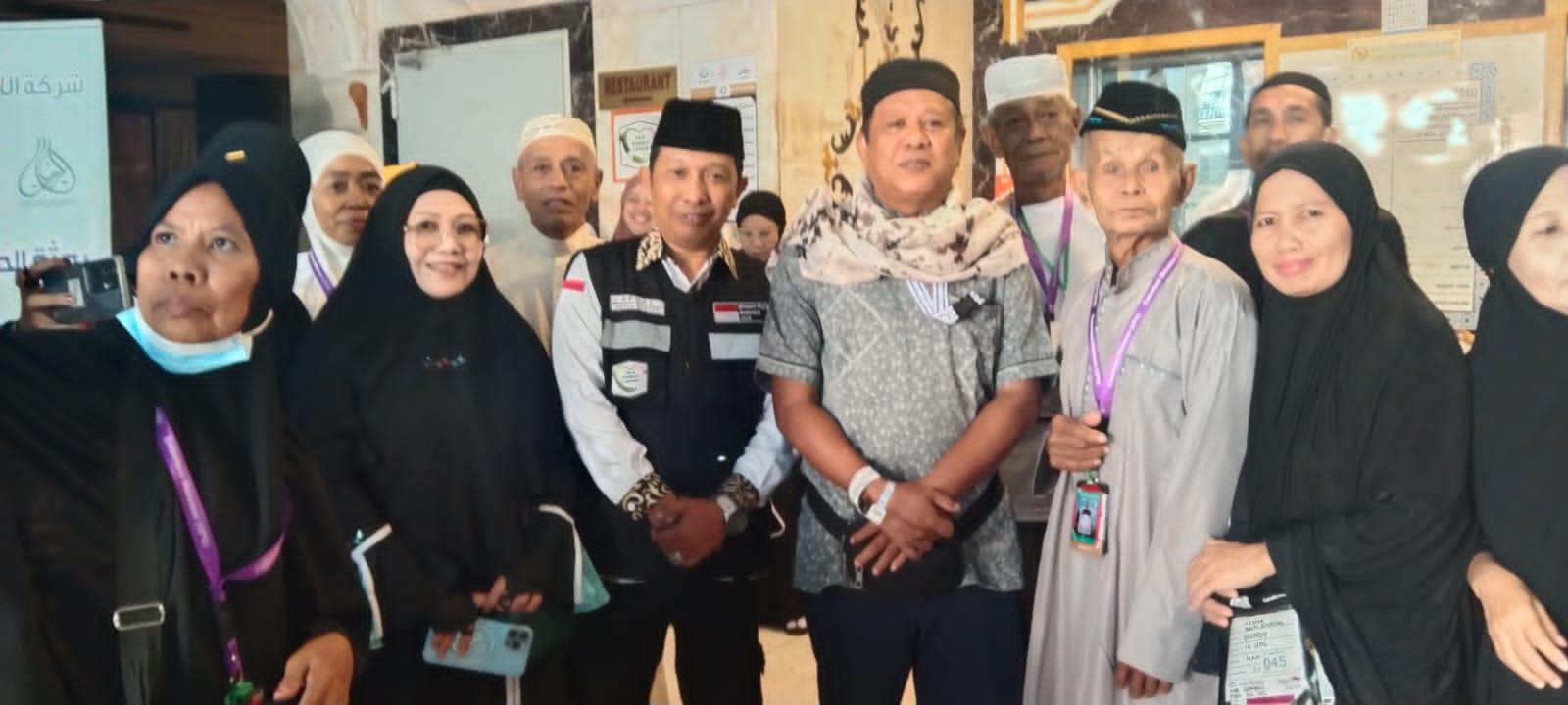 Bupati Soppeng Sumbang 24 Kursi Roda di Mekah, Puang Dulli: Sijagaiki, Armuzna Intinya!