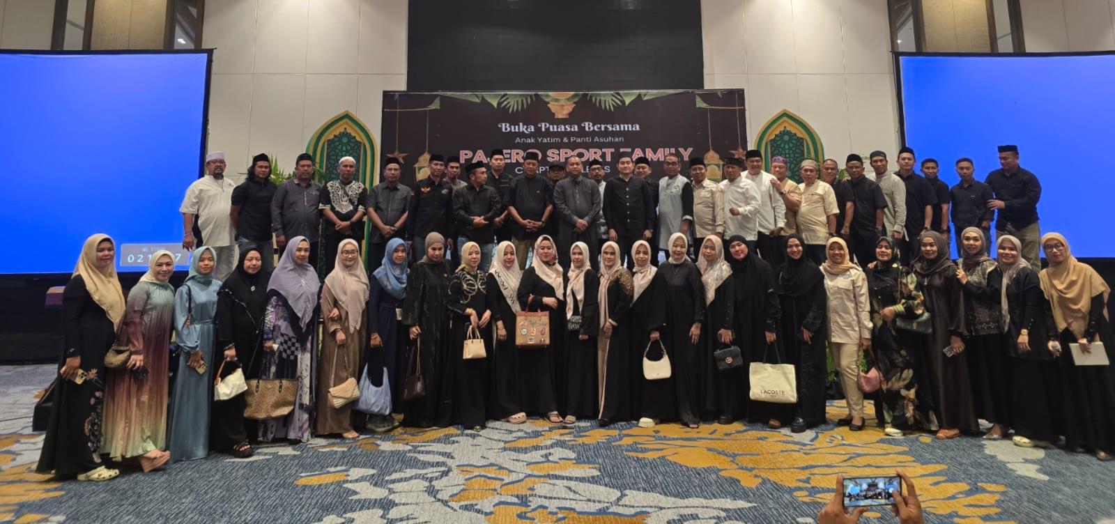 Puluhan-anak-yatim-berbuka-puasa-bersama-anggota-Pajero-Sport-Family-32434.jpg