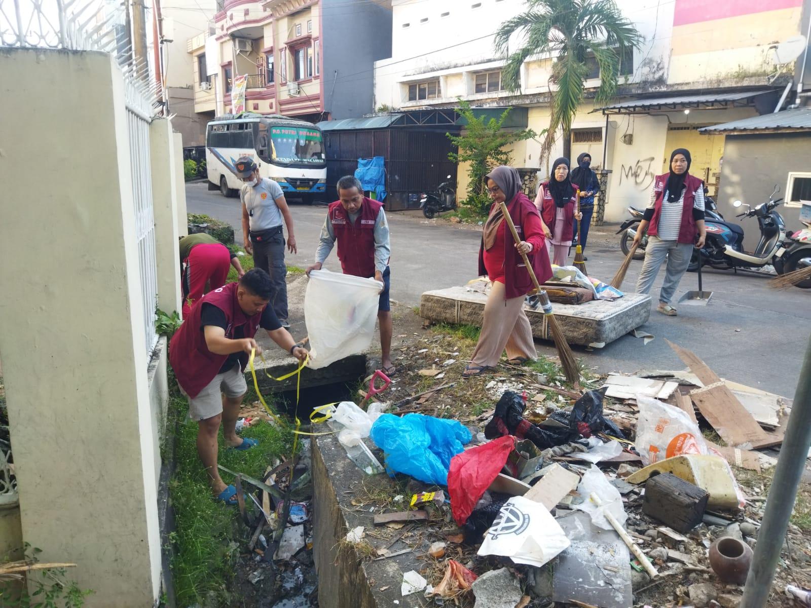 RTRW-Kelurahan-Malimongan-melaksanakan-kegiatan-kerja-bakti.jpg
