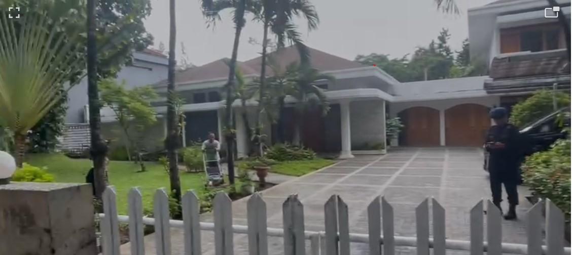 RUMAH-JUSUF-KALLA-DIINAPI-ANIES-BASWEDAN-1.jpg
