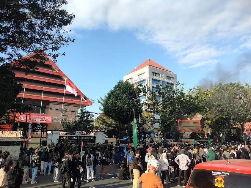 Sempat Memanas, Begini Situasi Terkini Demo Depan DPRD Sulsel