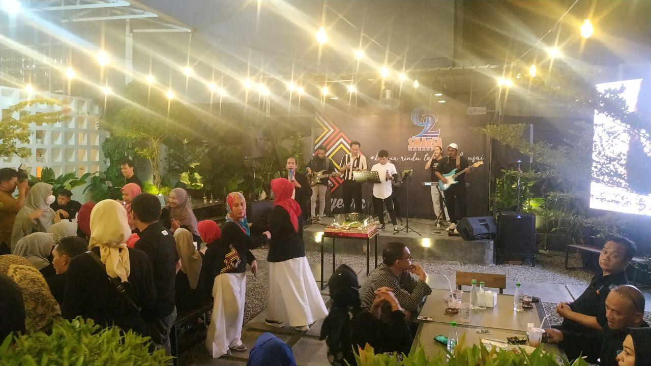 Reuni-Akbar-Ika-Smansa-Makassar-tahun-92-di-Plazgozz-Cafe-Jumat-1692022-malam.jpg