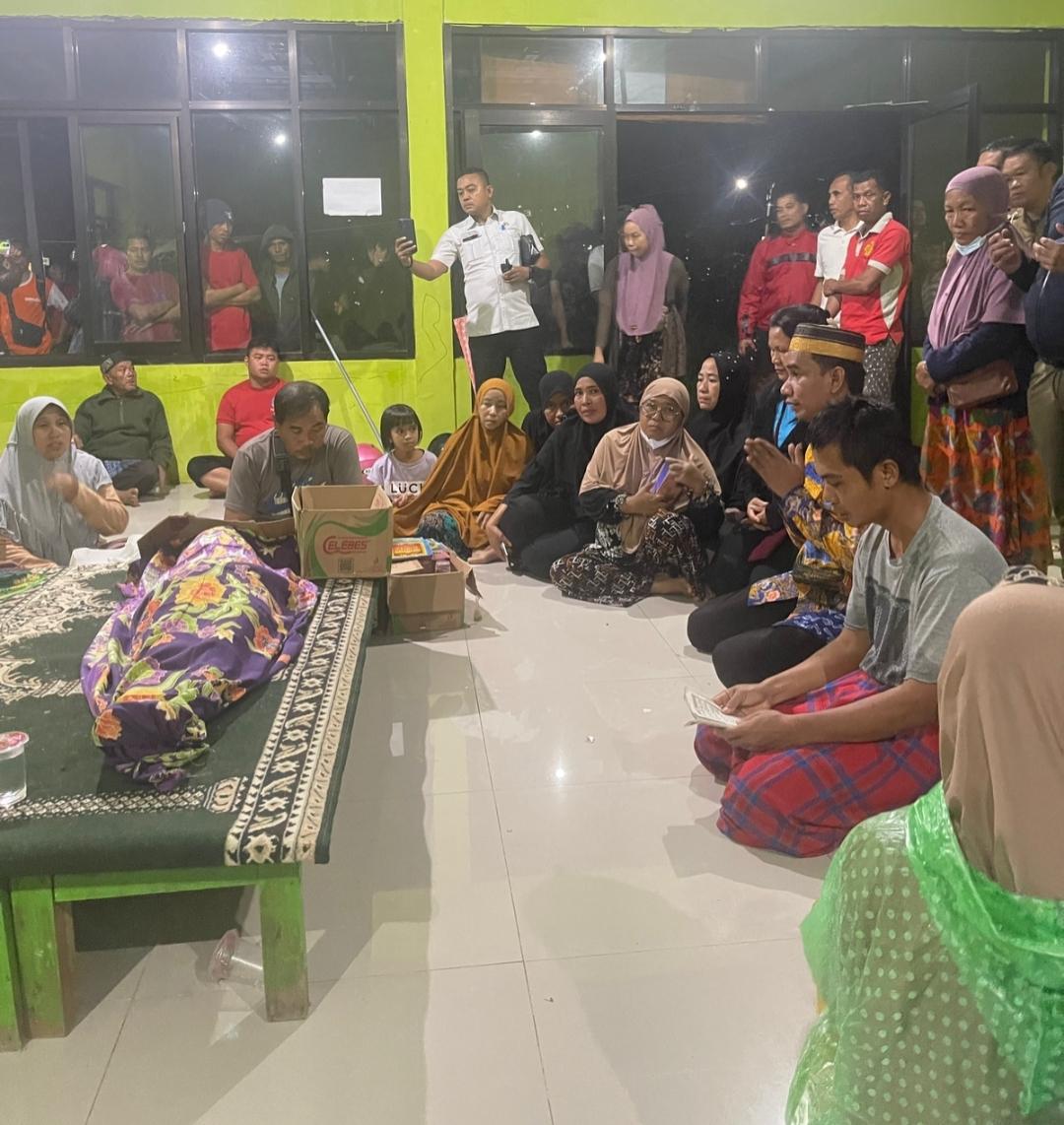 Rudianto Lallo Melayat ke Rumah Korban Tertimpa Pohon di Sudiang