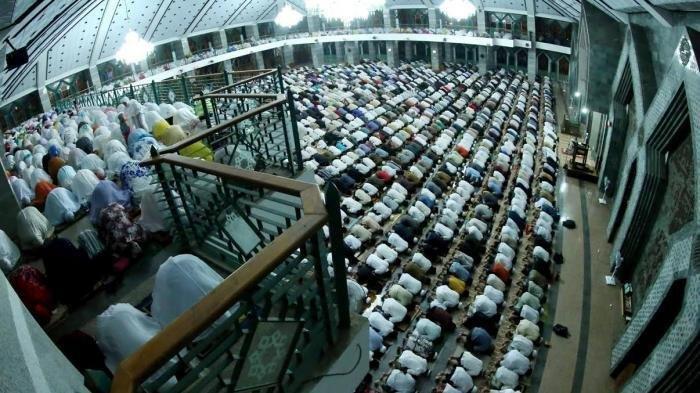 SHOLAT-TARAWIH-Ilustrasi-Sholat-Tarawih-27.jpg