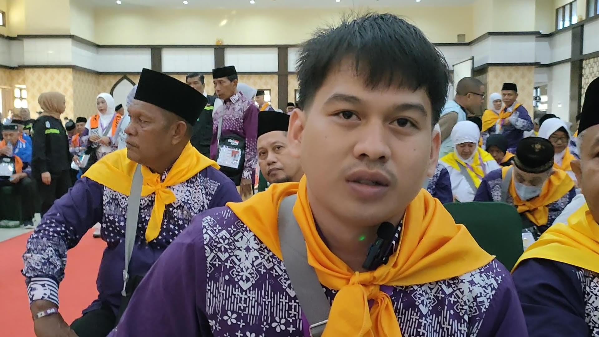 Daftar Sejak SMP, Farhat Pengusaha Muda 23 Tahun Berangkat Haji