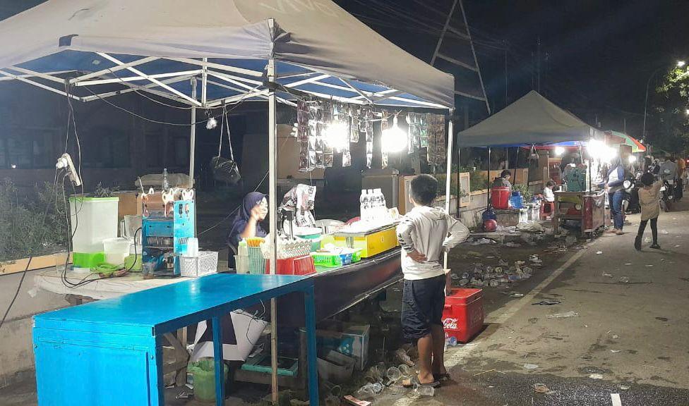 Sardiati-31-penjual-minuman-dingin-dan-gorengan-dadaka.jpg