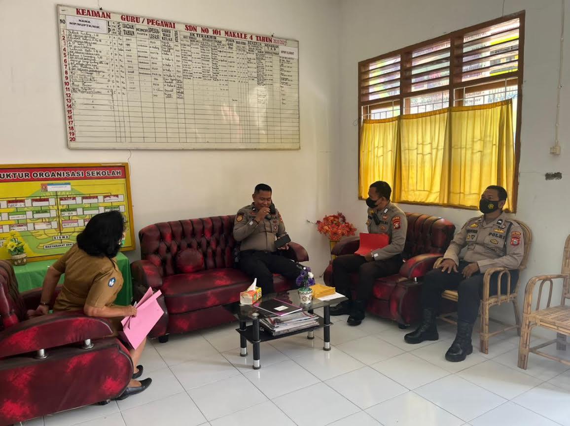 Samapta Polres Tana Toraja Minta Orangtua Jemput Anaknya di Sekolah, Ingatkan Soal Keselamatan