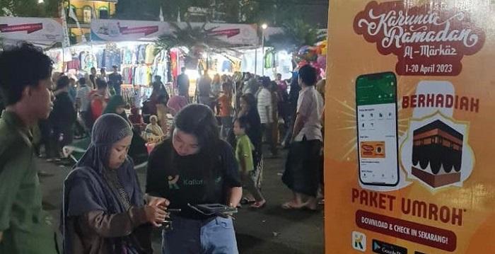 Sejumlah-warga-mengunjungi-booth-Kallafriends-dalam-event-Karunia-Ramadan-Al-Markaz.jpg