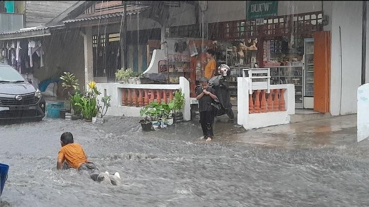Warga Sengkang Keluhkan Drainase Mampet: Kalau Hujan Pasti Banjir