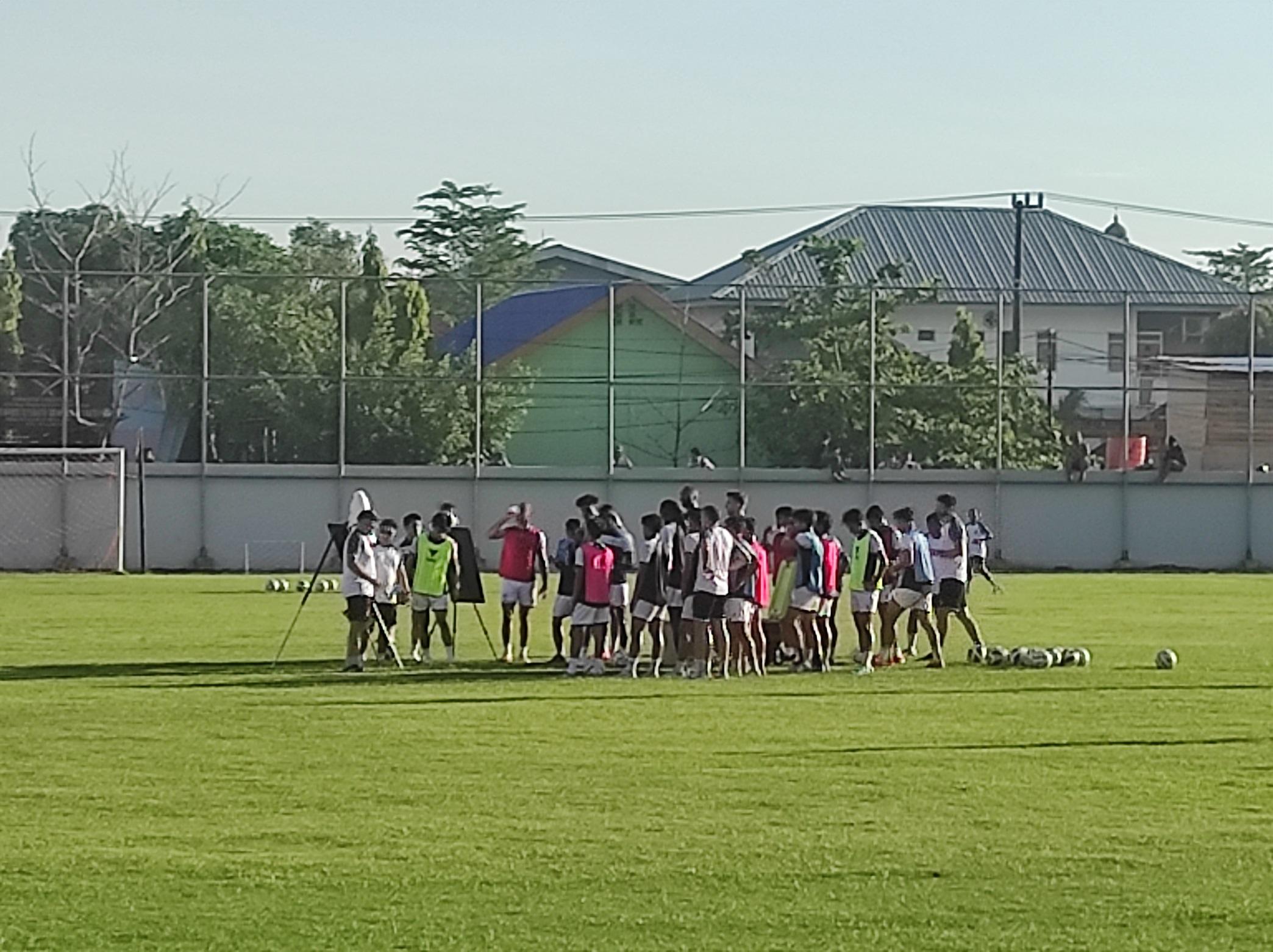 Skuad-PSM-Makassar-latihan-di-Stadion-Kalegowa-Jl-Poros-Pallangga-Kabupaten-Gowa-211.jpg