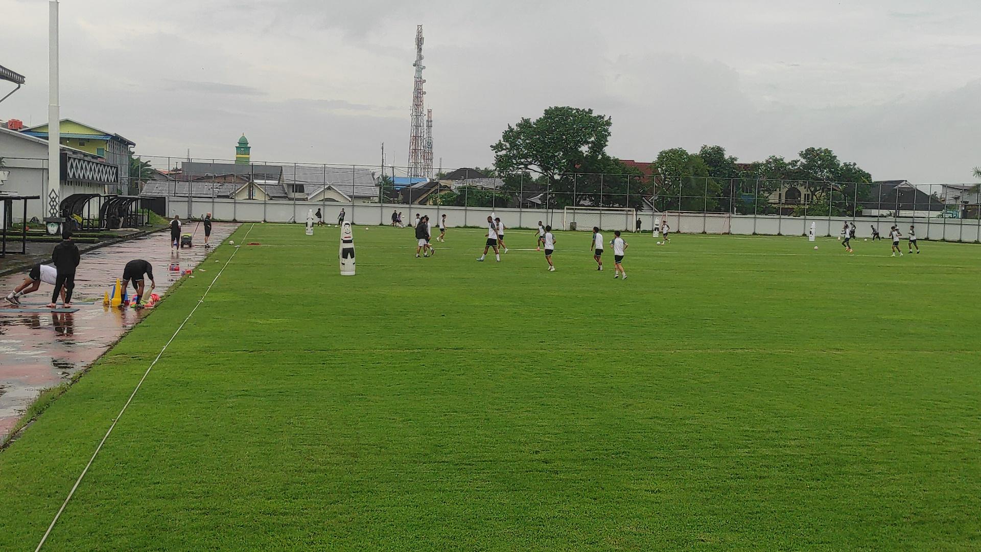 Skuad-PSM-Makassar-latihan-persiapan-melawan-PSIS-Semarang.jpg