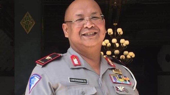 Yigit veb-kameraga kirdi