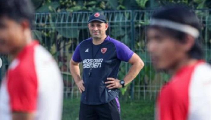 Suasana-Latihan-PSM-Makassar-jelang-melawan-Borneo-FC-dipimpin-Bernardo-Tavares.jpg
