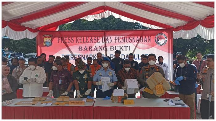 Suasana-Pemusnahan-barang-bukti-narkoba-ungkapan-Ditresnarkoba.jpg