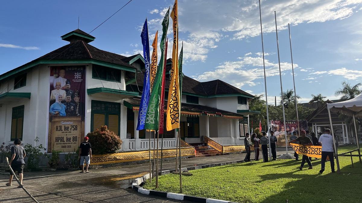 Suasana-di-Istana-Kedatuan-Luwu-Kelurahan-Amassangan.jpg