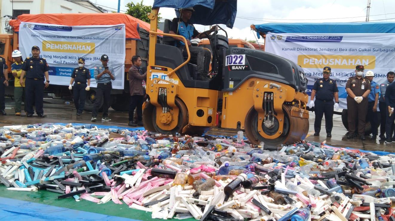 Suasana-pemusnahan-belasan-juta-batang-rokok-ilegal-dan.jpg