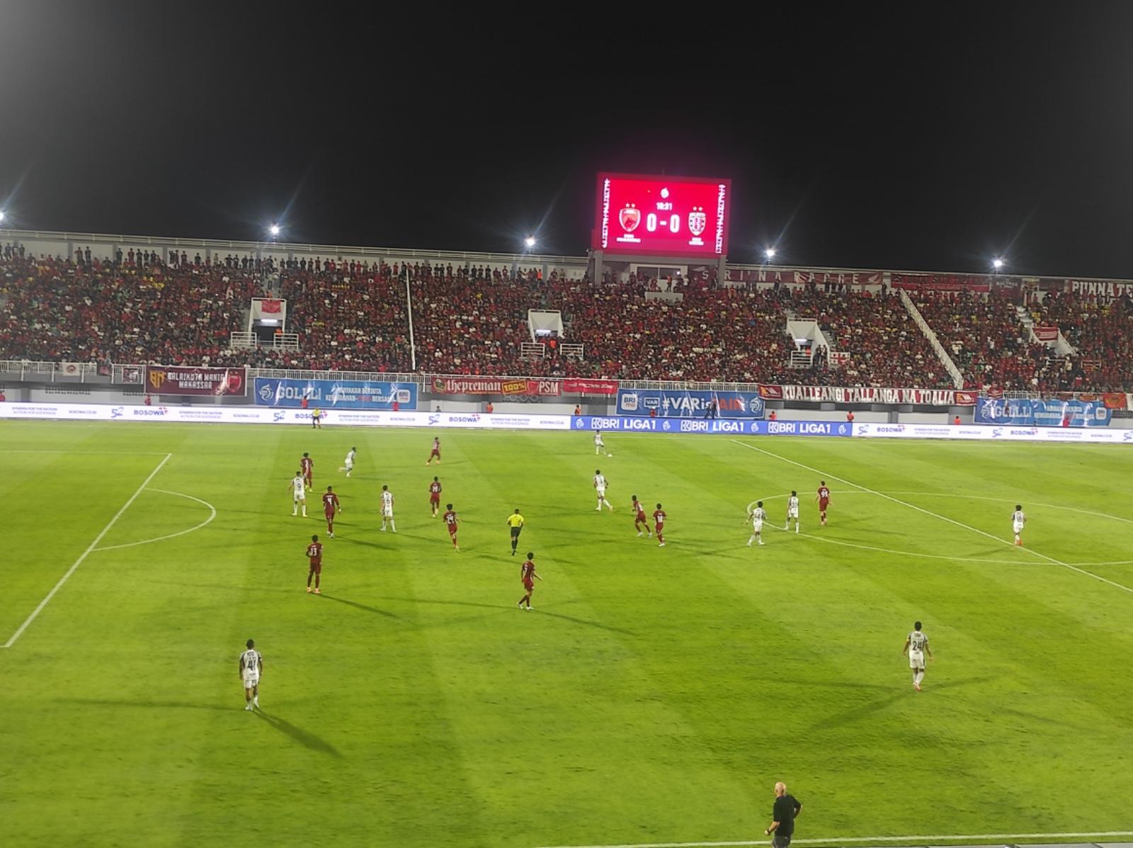 Suasana-pertandingan-PSM-Makassar-vs-Bali-United-di-Stadion-BJ-Habibie-3443.jpg