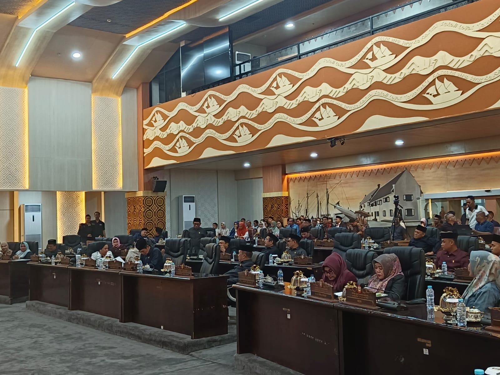 Suasana-rapat-paripurna-terakhir-Anggota-DPRD-Makassar-2019-2024-di-Lt-3-Ruang-Rapat-Paripurna-DPRD.jpg