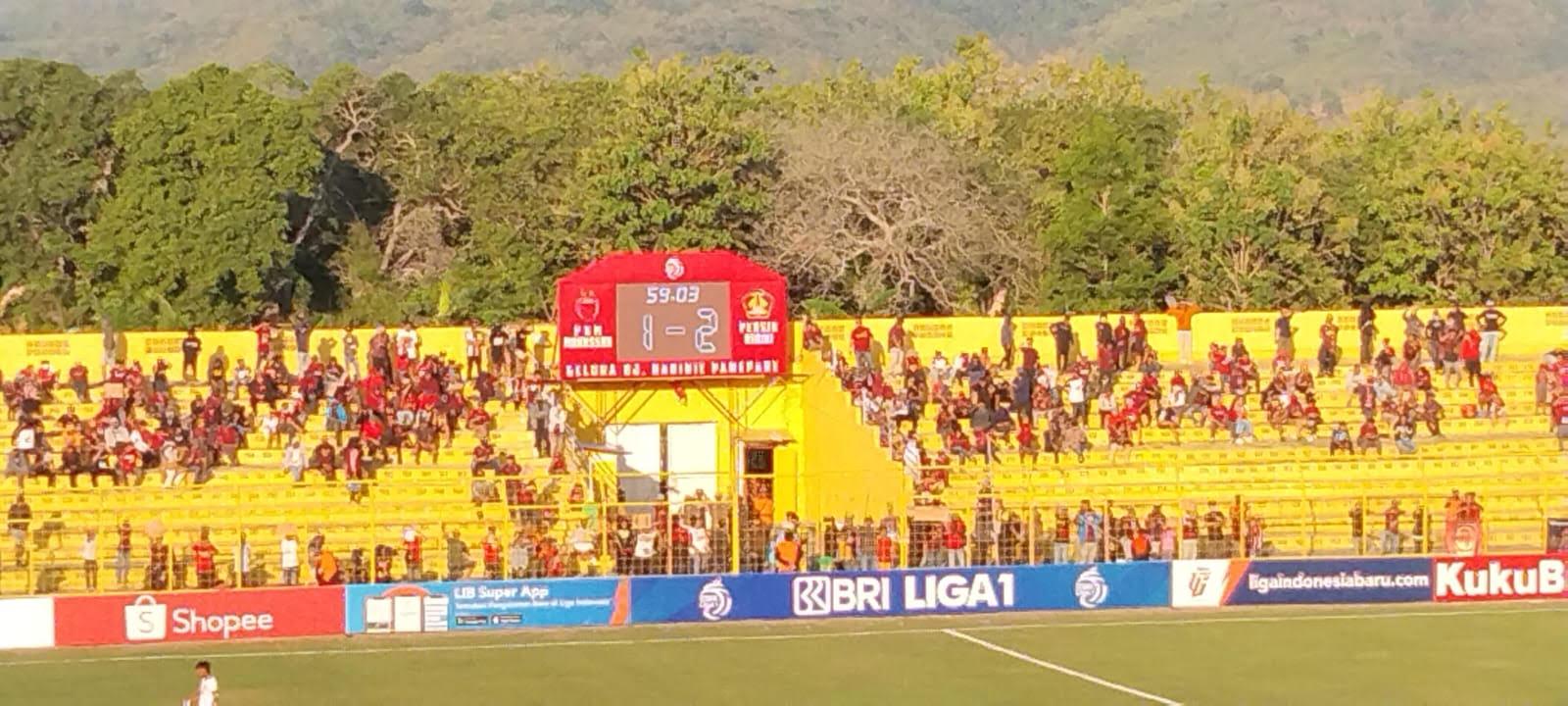 Suporter-nampak-sepi-menyaksikan-laga-PSM-Makassar-vs-Persik-Kediri.jpg