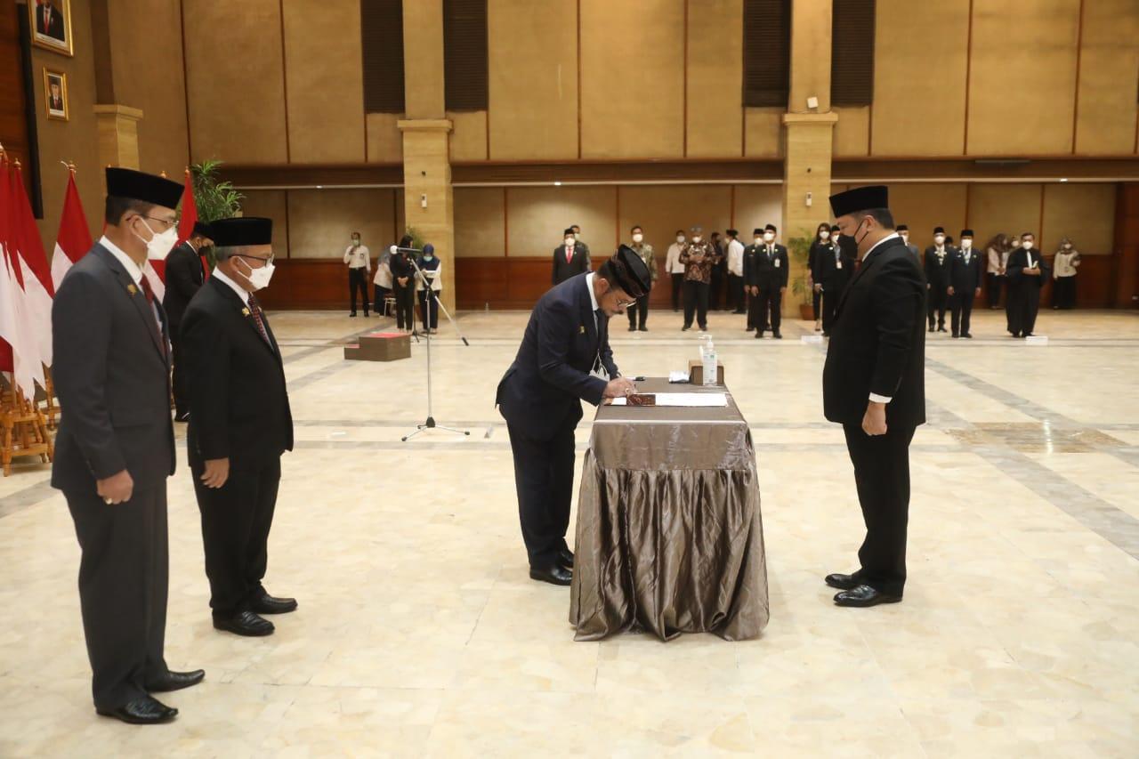 Syahrul-Yasin-Limpo-Mentan-SYL-melantik-Jan-Samuel-Maringka.jpg