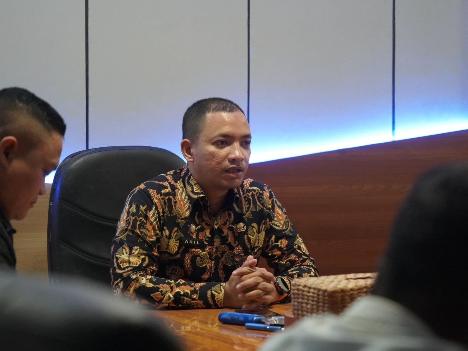 TANGANI-ODGJ-Camat-Tamalate-Muhammad-Aril-Syahbani-2220.jpg