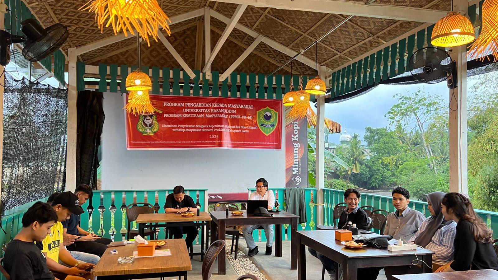 Tim Pengabdian Masyarakat Unhas Latih UMKM Barru Atasi Sengketa Usaha dan Urus Legalitas - Tribun-timur.com