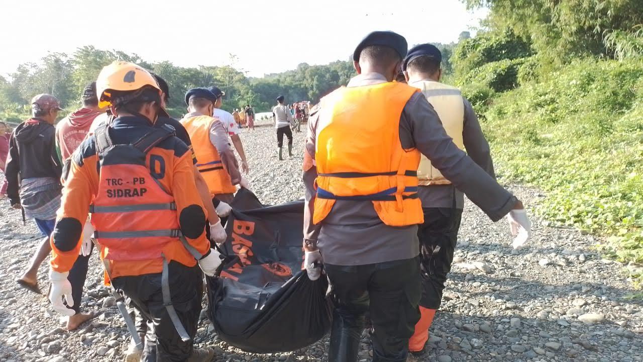 Tim-Search-And-Rescue-SAR-Gabungan-menemukan-jasad-La-Saruni-di-Sungai-Belawae.jpg