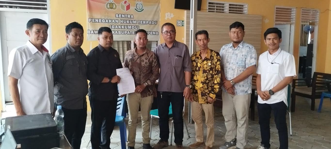Tim Hukum Sukses Laporkan Siap-Ada ke Bawaslu Soppeng Sulsel, Dugaan Bagi-bagi Uang