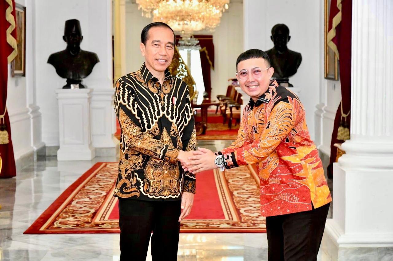 Tri-Alvian-Machwana-SH-MH-CPM-saat-bertemu-Presiden-Jokowi.jpg