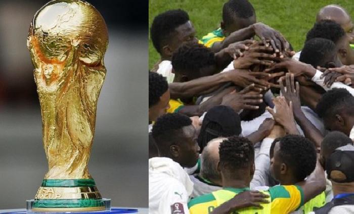 Trofi-Piala-Dunia-dan-Timnas-Senegal-usai-juara-Piala-Afrika-2022.jpg
