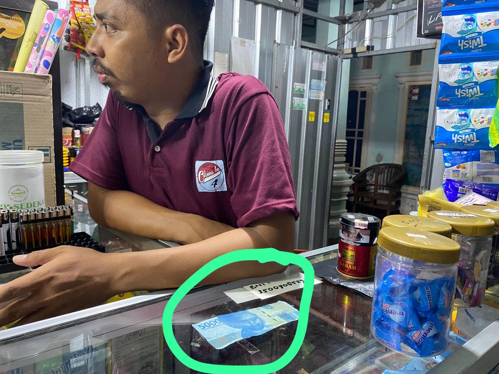 Pemilik Kios di Sinjai Utara Terima Uang Palsu Pecahan Rp50 Ribu