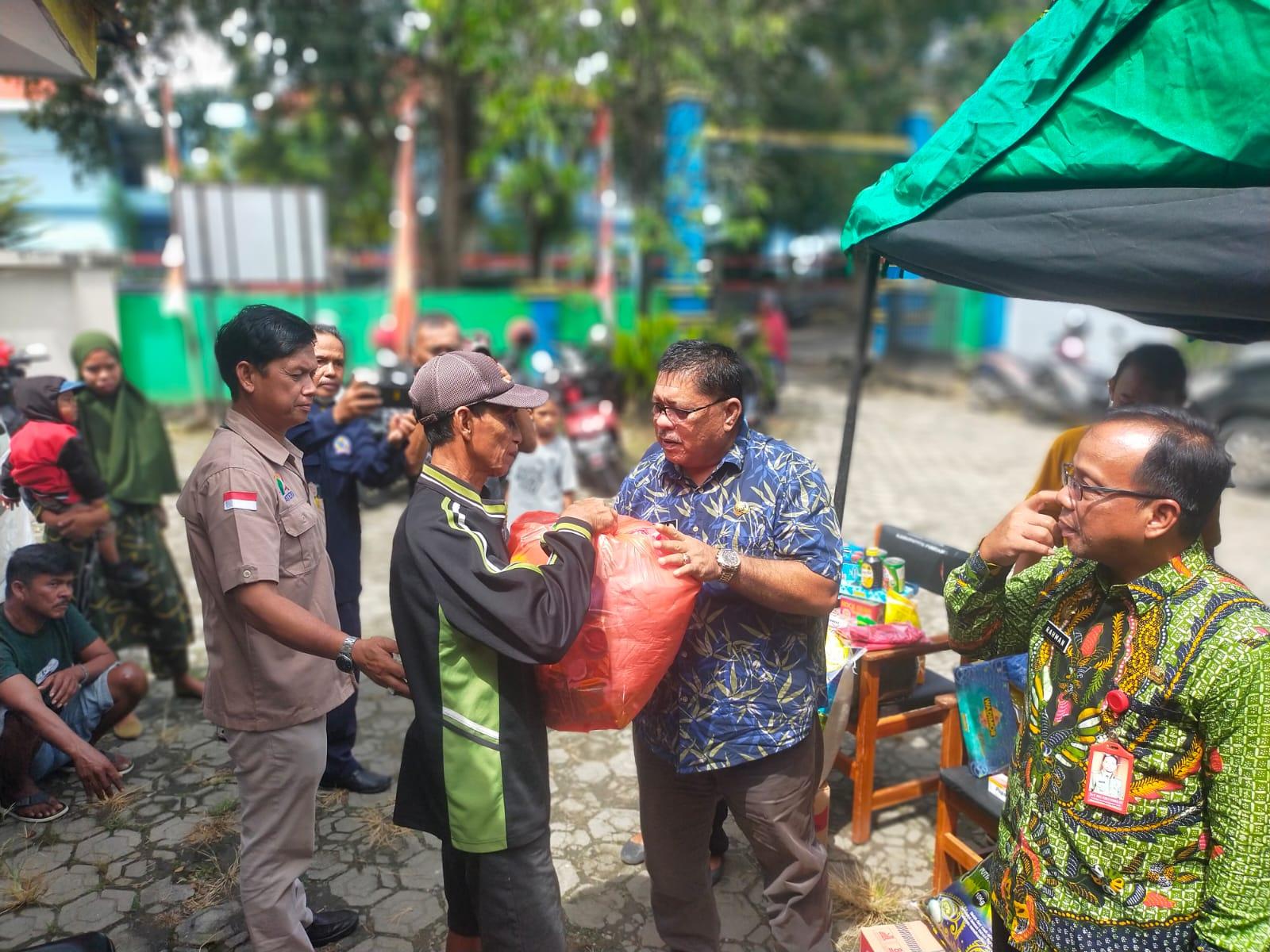 UPT-Balai-Sentra-Gau-Mabaji-dan-Dinas-Sosial-Pinrang-menyerahkan-bantuan.jpg