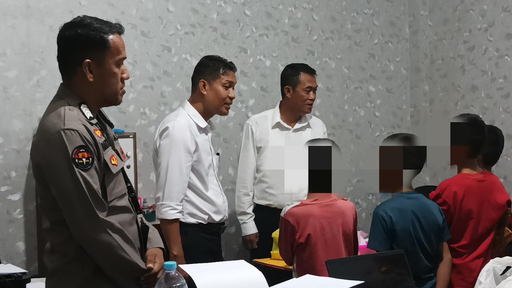 Unit-PPA-Polres-Gowa-melakukan-pembinaan-terhadap-4-anak-di-bawah-umur-yang-melakukan-perundungan.jpg