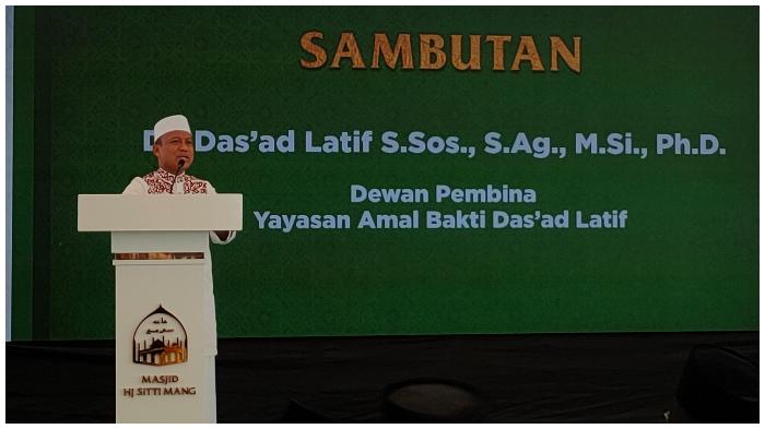 Ustadz-Dasad-Latif-saat-menyampaikan-sambutan-di-peresmian-Masjid-Hj-Sitti-Mang.jpg